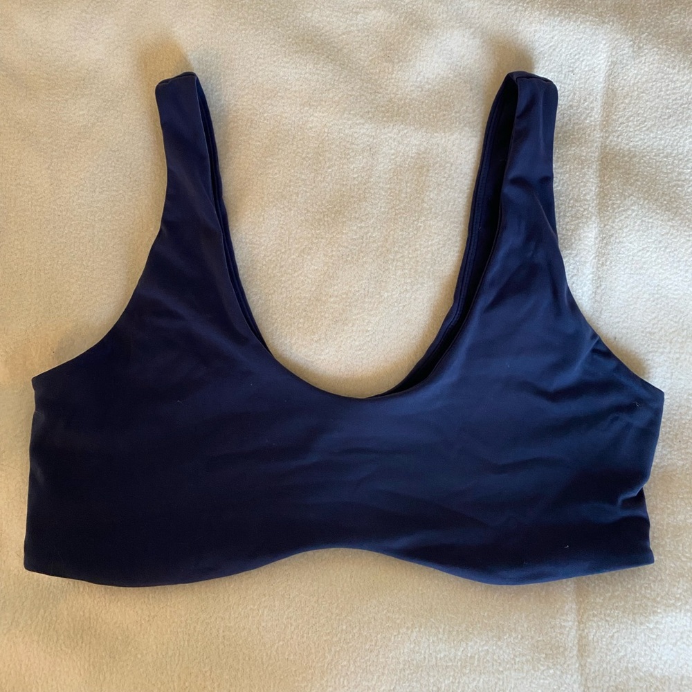 KAMO FITNESS FEATHERLITE CLEO SPORTS BRA - SIZE L IN DARK IRIS